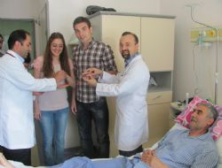 Nişan törenini hastanede yaptılar