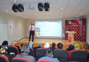 Oran engelli ailelerine seminer verdi