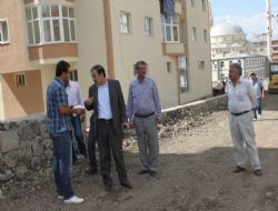 Palandöken'de yollar, kaldırımlar yenileniyor