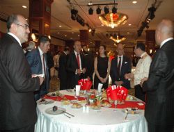 Protokol resepsiyonda buluştu