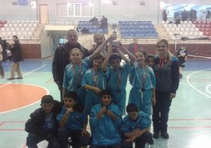 Pasinler YİBO'dan badminton başarısı