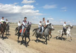 Rahvan atlar Doğu'da yarışacak