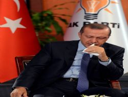 Başbakan gözyaşlarını tutamadı