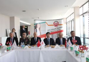 Erzurum'da okuyan 81 öğrenciye burs veriyorlar