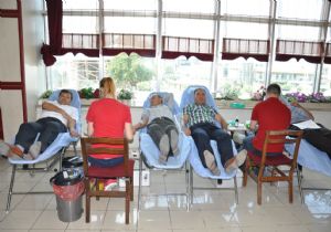 SGK personeli bağışta yarıştı