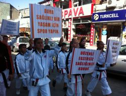 Sağlık için yürüdüler...