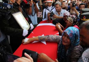 Şehit Annesi: 