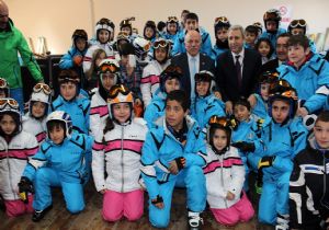 Sekmen: ‘Erzurumlu ata binmeli, kayak yapmalı'