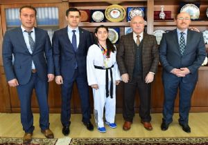 Sekmen başarıyı ödüllendirdi