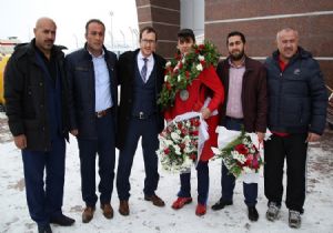 Gençoğlu, kıck boksta Erzurum'u gururlandırdı