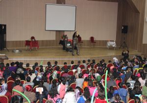 Oltulu çocuklar sirkle tanıştı