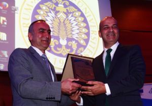 Türk Siyasi Tarihine Entellektüel bakış