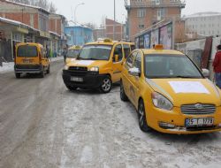 Taksicilerden korsan protestosu