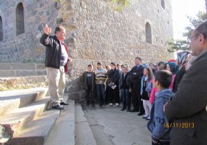 Tabyalarda tarih dersi