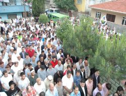 Tekcan gözyaşlarıyla defnedildi