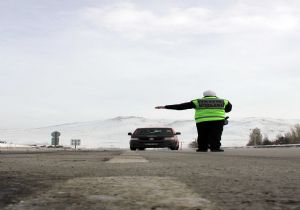 Dadaşkent'te otomobiller çarpıştı: 3 yaralı