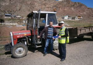 Traktör sürücülerine bilinç eğitimi
