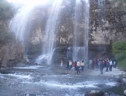 Şelalede stres attılar