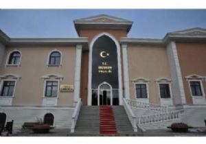 Görevden alınanların sayısı bin 372'ye çıktı