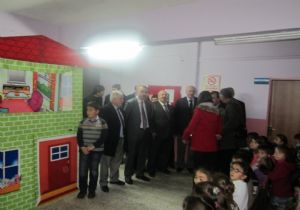 Veyisefendi öğrencileri kukla tiyatrosuyla tanıştı