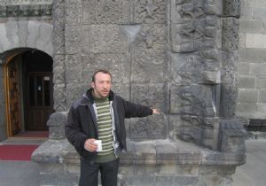 Tarihi Medreseye gürültü tehditi