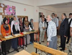 Yılmaz'dan eğitime destek