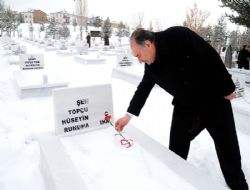 Yılmaz bölücüleri lanetledi