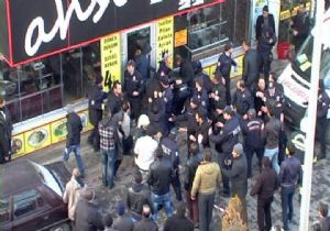 Yangına giden itfaiyeci polisle tartışınca gözaltına alındı
