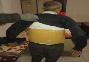 Uyuşturucuyu bel korsesine zula etti 