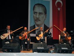 Ozanlar atıştı, izleyiciler coştu